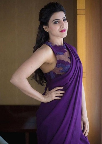 15 Trending Models of Plain Sarees For Sensuous Look