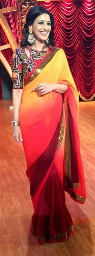 15 Trending Models of Plain Sarees For Sensuous Look