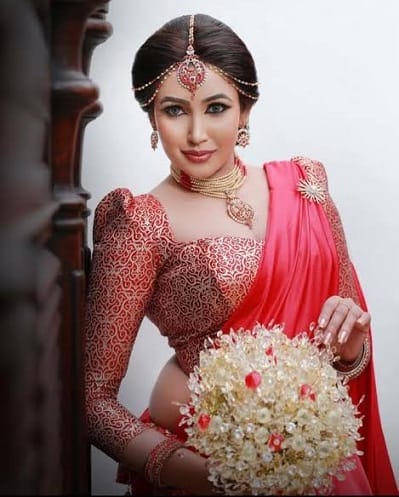 25 Trending Deep Neck Blouse Designs for Alluring Look