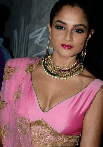 25 Trending Deep Neck Blouse Designs for Alluring Look