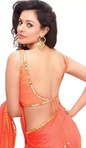 20 Stunning Backless Blouse Designs To Look Like A Celeb