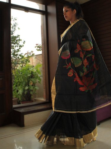 15 Modern Designs of Handwoven Sarees for Traditional Look