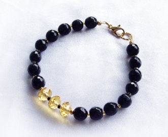 9 Colourful Gemstone Bracelets in Different Styles