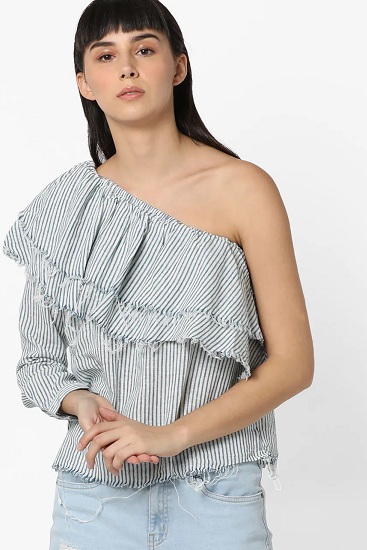 9 Latest Designs of Ruffle Tops Are Trending Now