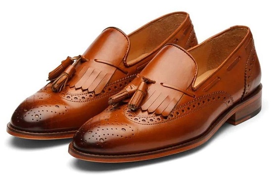10 Trendy Styles of Tassel Loafers for Men and Women in Fashion