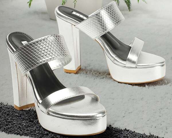 9 New Models of Silver Sandals for Women in Trend