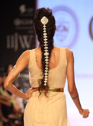 9 Modern Designs of Antique Temple Jewellery for Traditional Look