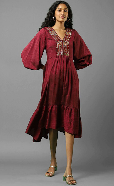 9 Latest Empire Waist Dress Designs for Women in Fashion