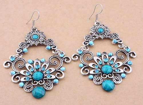 15 Beautiful Designs of Silver Earrings for Women in Trend