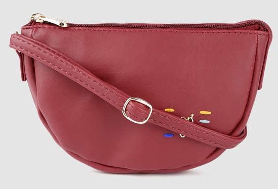 25 Latest Fashionable Sling Bags for Men and Women in Trend