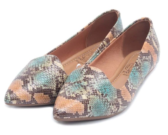 Flat Shoes for Men and Women - 15 Trendy Designs for Stylish Look