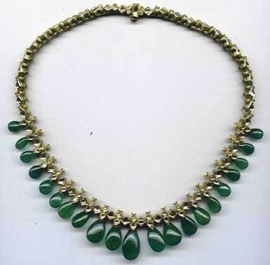 Emerald Necklace Designs - 9 Latest Models for Stunning Look