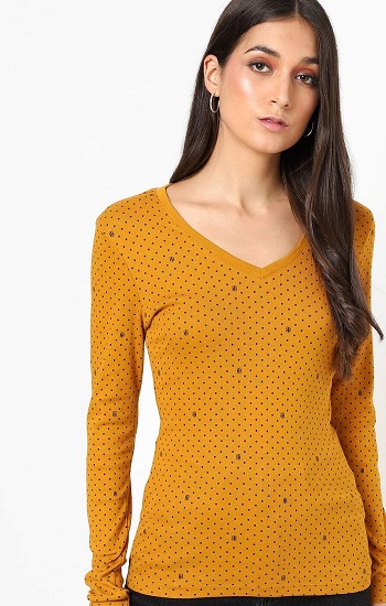 25 Stylish and Modern V-Neck T-Shirts for Men and Women