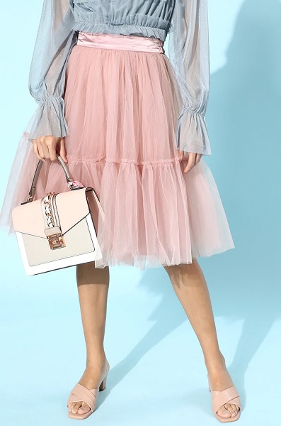 20 Trendy Designs of Ruffle Skirts for Women with Beautiful Look