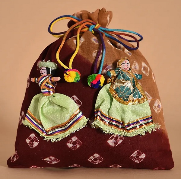 20 Latest Designs of Potli Bags for Women with Trendy Look