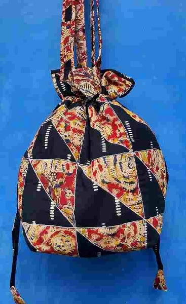 20 Latest Designs of Potli Bags for Women with Trendy Look