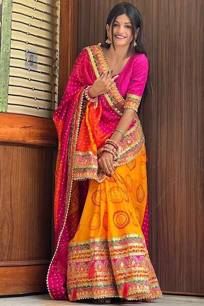 10 Stunning Designs of Gota Patti Sarees To Suit All Occasions