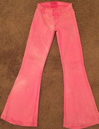 9 Stunning Designs of Pink Colored Jeans for Men and Women