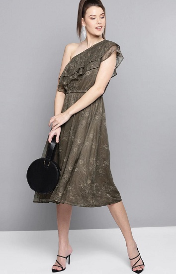 Top 25 Attractive Lace Dress Patterns for Women in Trend