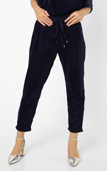 20 Stylish Models of Blue Trousers For Men and Women