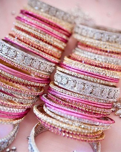 9 Traditional Indian Bridal Bangles Set Designs 2023