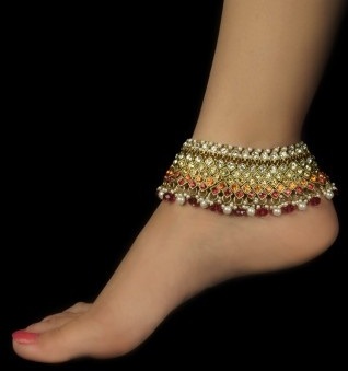 9 Beautiful Leg Anklets Designs in Fashion 2023