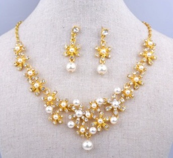 40 Simple and Modern Pearl Necklace Designs 2023