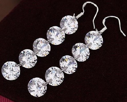 15 Latest Designs of Long Earrings For Women in 2023