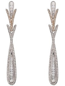 15 Latest Designs of Long Earrings For Women in 2023