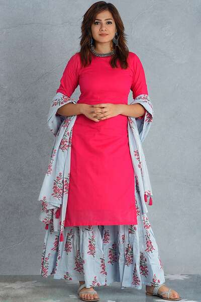 15 Latest Collection of Pakistani Salwar Kameez Designs in 2023