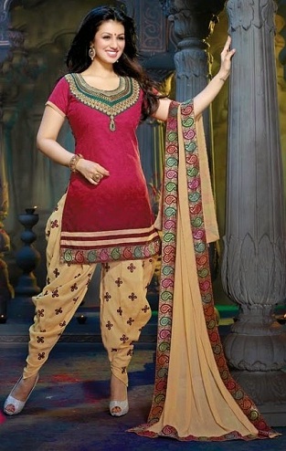 15 Latest Collection of Pakistani Salwar Kameez Designs in 2023