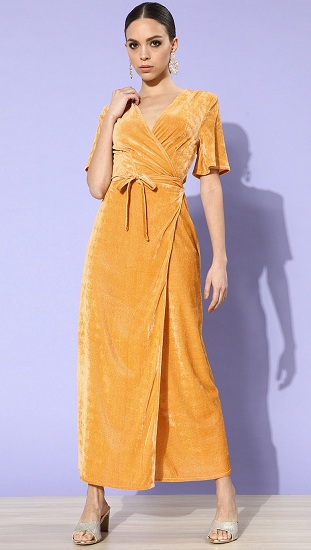 25 Gorgeous Velvet Dresses for Ladies in Special Occasions