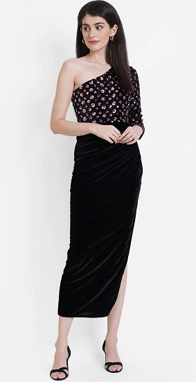 25 Gorgeous Velvet Dresses for Ladies in Special Occasions