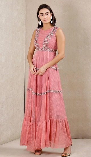 25 Stunning Collection of Embroidered Dresses for Mesmerize Look