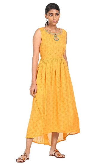 25 Stunning Collection of Embroidered Dresses for Mesmerize Look