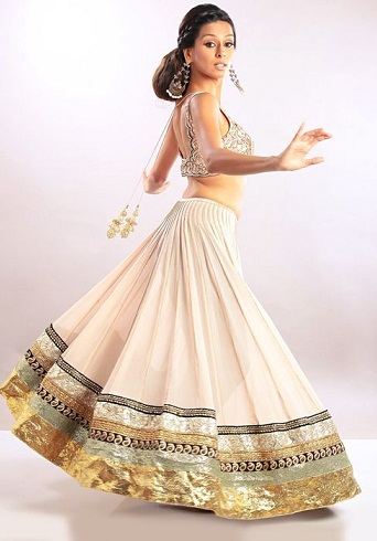 40 Best Collection of Lehenga Blouse Designs in Fashion World