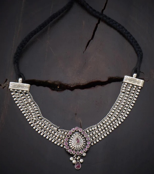 25 Trendy Silver Necklace Designs for Ladies with Stunning Look