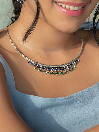 25 Trendy Silver Necklace Designs for Ladies with Stunning Look