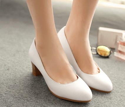 White Shoes for Men &amp; Women - 15 New Designs for Classy Look