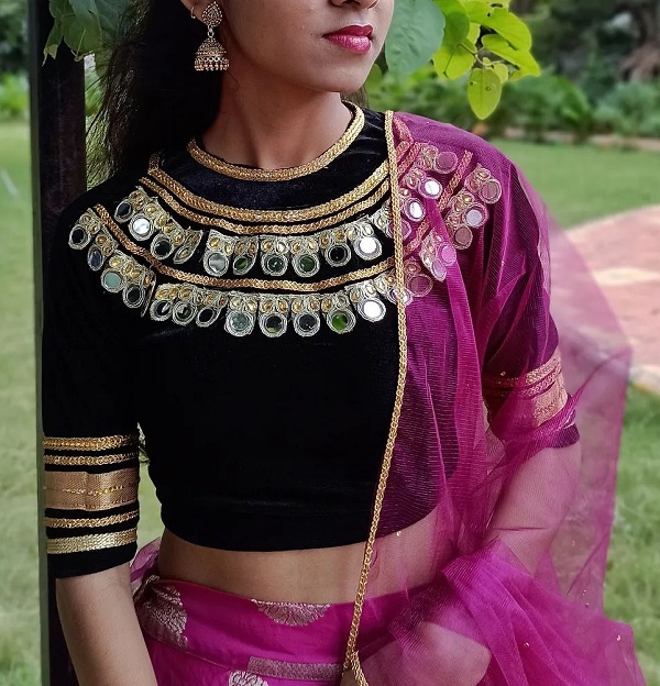 Black Blouse Designs: 25 Beautiful Models For Any Occasion