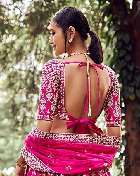 Square Neck Blouse Designs - 20 New and Stunning Collection