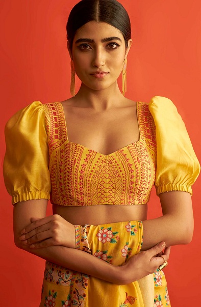 Square Neck Blouse Designs - 20 New and Stunning Collection