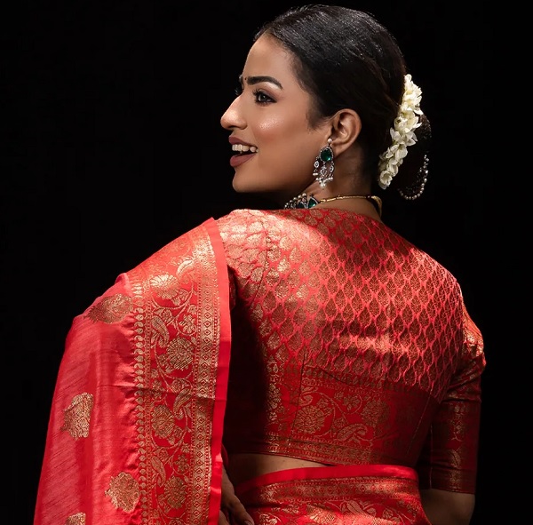 20 Stunning Collection of Red Blouse Designs for Stylish Look