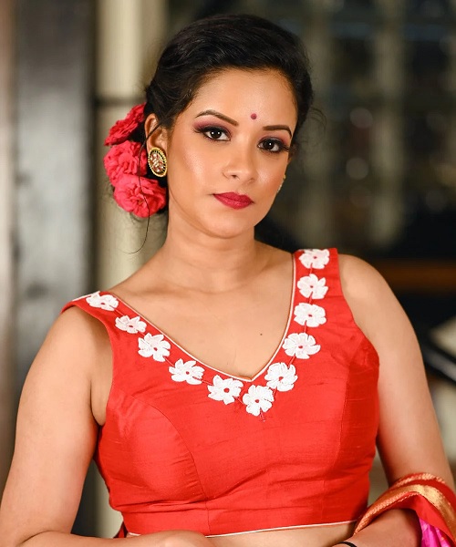 20 Stunning Collection of Red Blouse Designs for Stylish Look