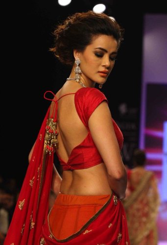 20 Stunning Collection of Red Blouse Designs for Stylish Look