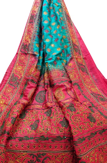 10 Latest Designs of Aari Work Sarees are Trending Right Now