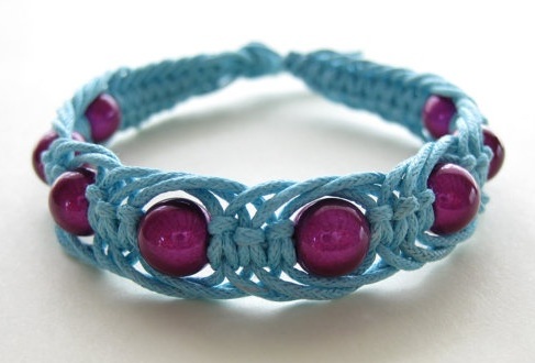 9 Trendy Friendship Bracelets for You and Your Bestie 2023