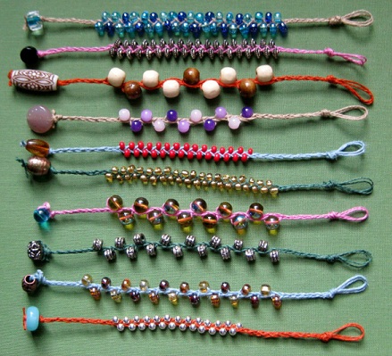 9 Trendy Friendship Bracelets for You and Your Bestie 2023