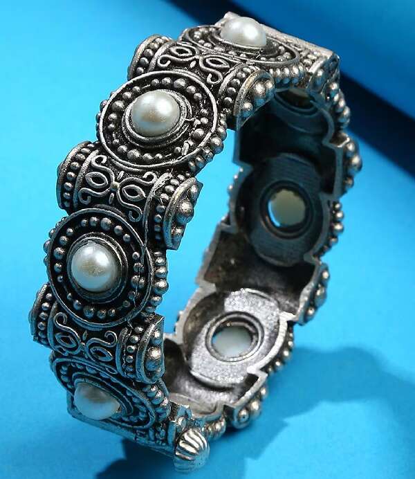 10 Trending Designs of Oxidised Bangles for Charming Look