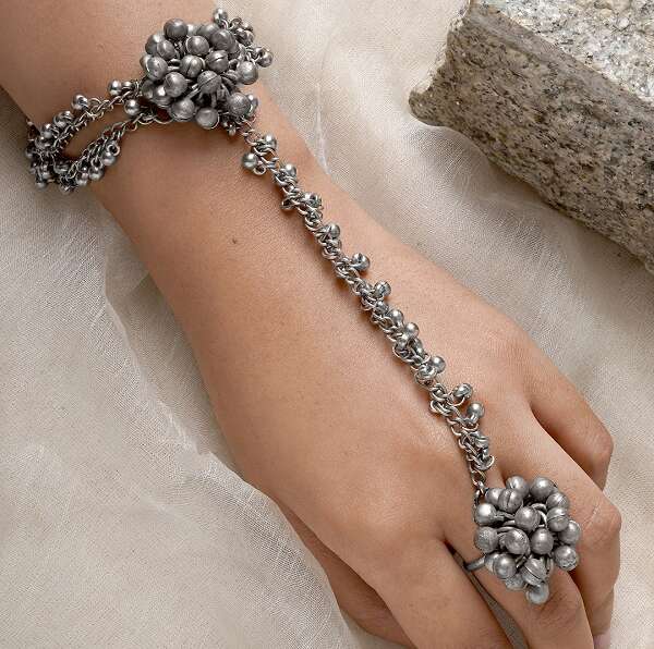 10 Trending Designs of Oxidised Bangles for Charming Look